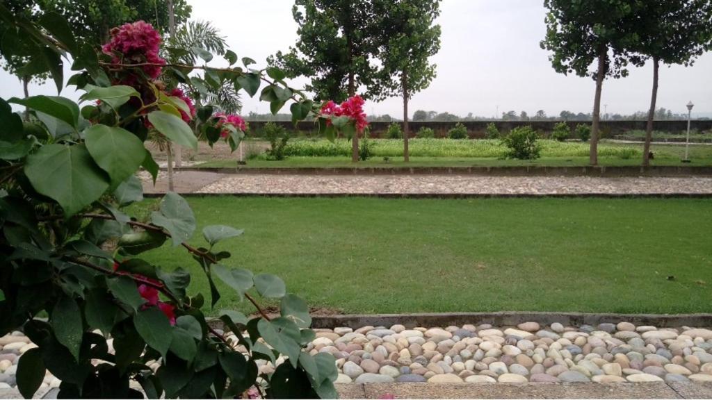 Anand At The Satluj Hotell Anandpur Sāhib Eksteriør bilde
